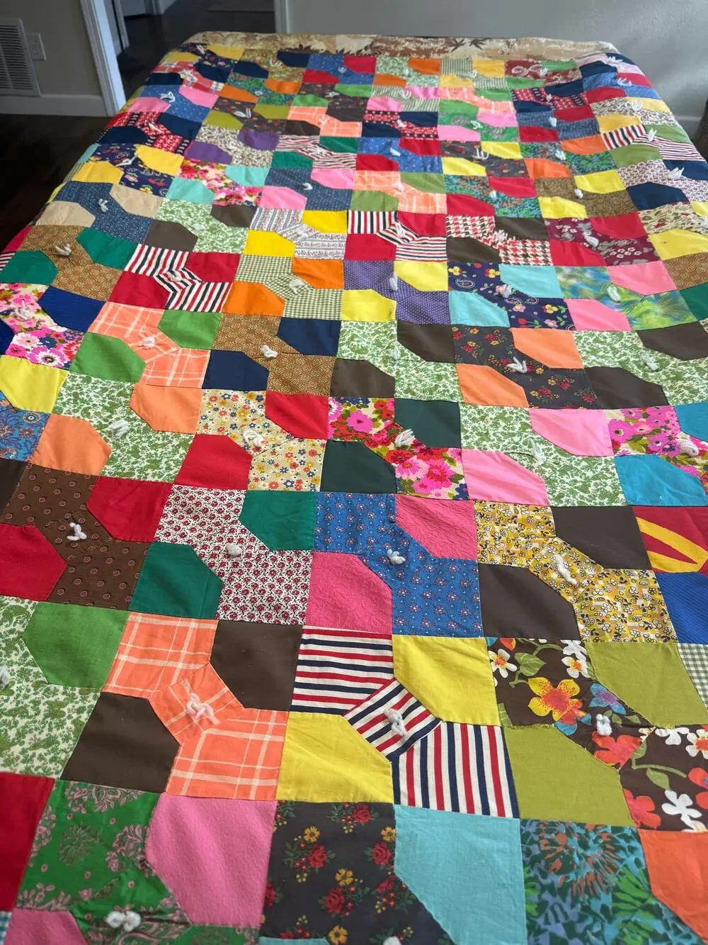 Vintage Handmade Bow Tie Pattern Patchwork Quilt Cotton Blend Queen 84 x 92